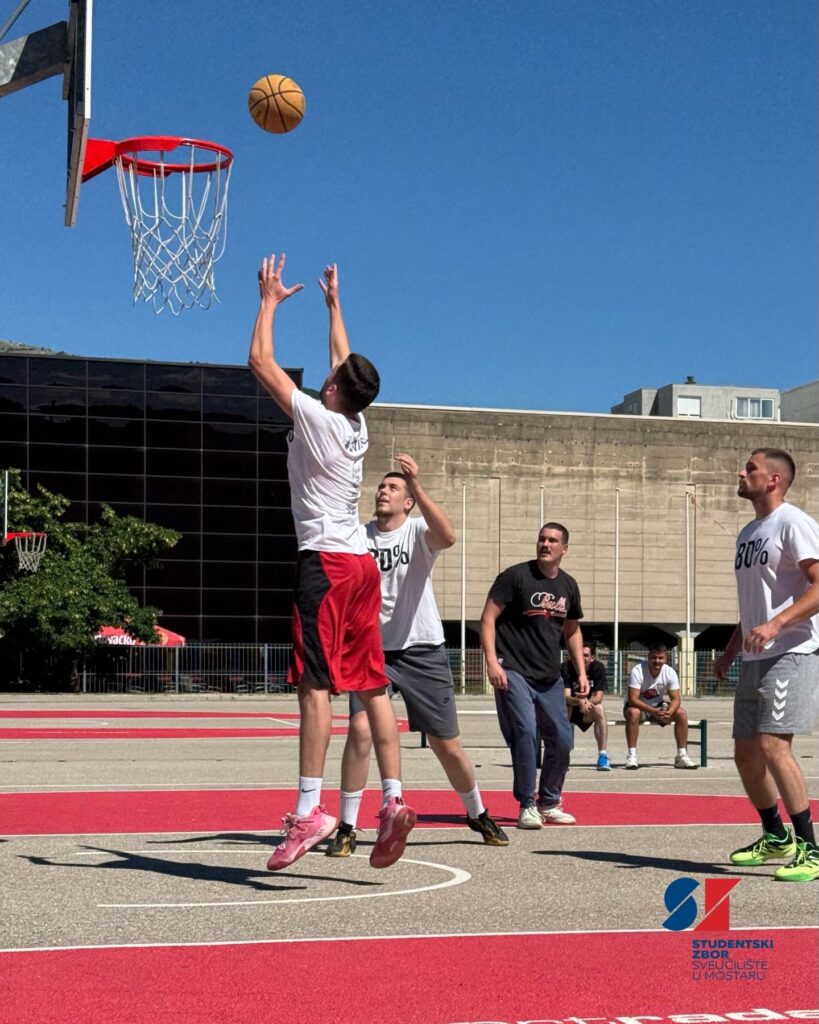 STUDENTSKI 3×3 KOŠARKAŠKI TURNIR 2026. OKUPIO STUDENTE NA OBNOVLJENOM VOJNIČKOM IGRALIŠTU STUDENTSKI 3×3 KOŠARKAŠKI TURNIR 2026. OKUPIO STUDENTE NA OBNOVLJENOM VOJNIČKOM IGRALIŠTU
